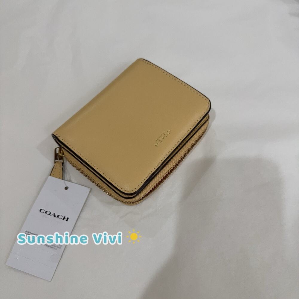 NWT COACH Refined Calf Leather BillFold Wallet CW564 Vanilla Gold